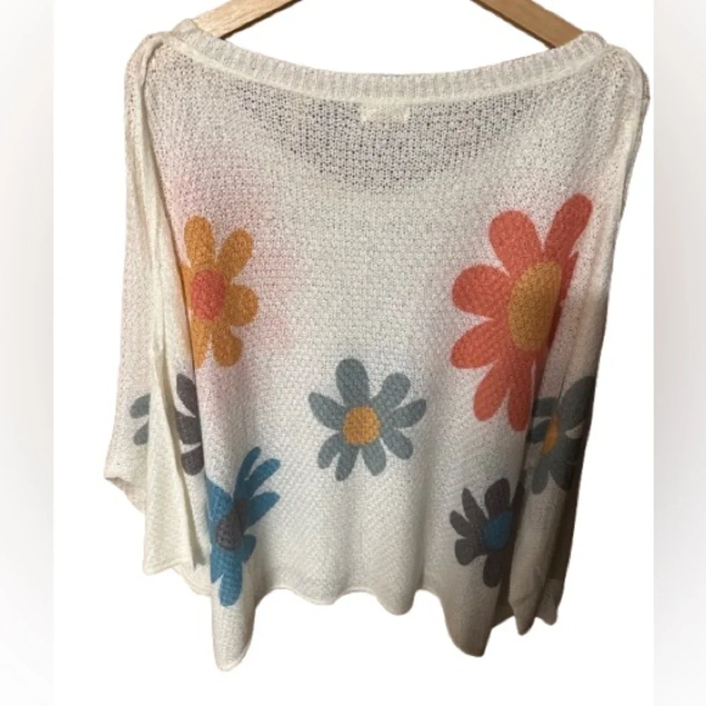 POL White Sweater with Multicolor Floral Design